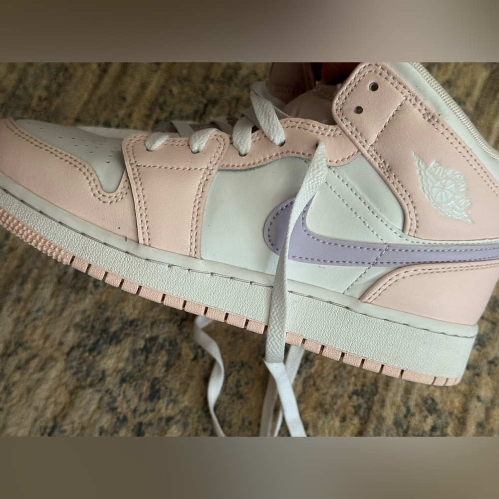 Nike Air Jordan 1 mid